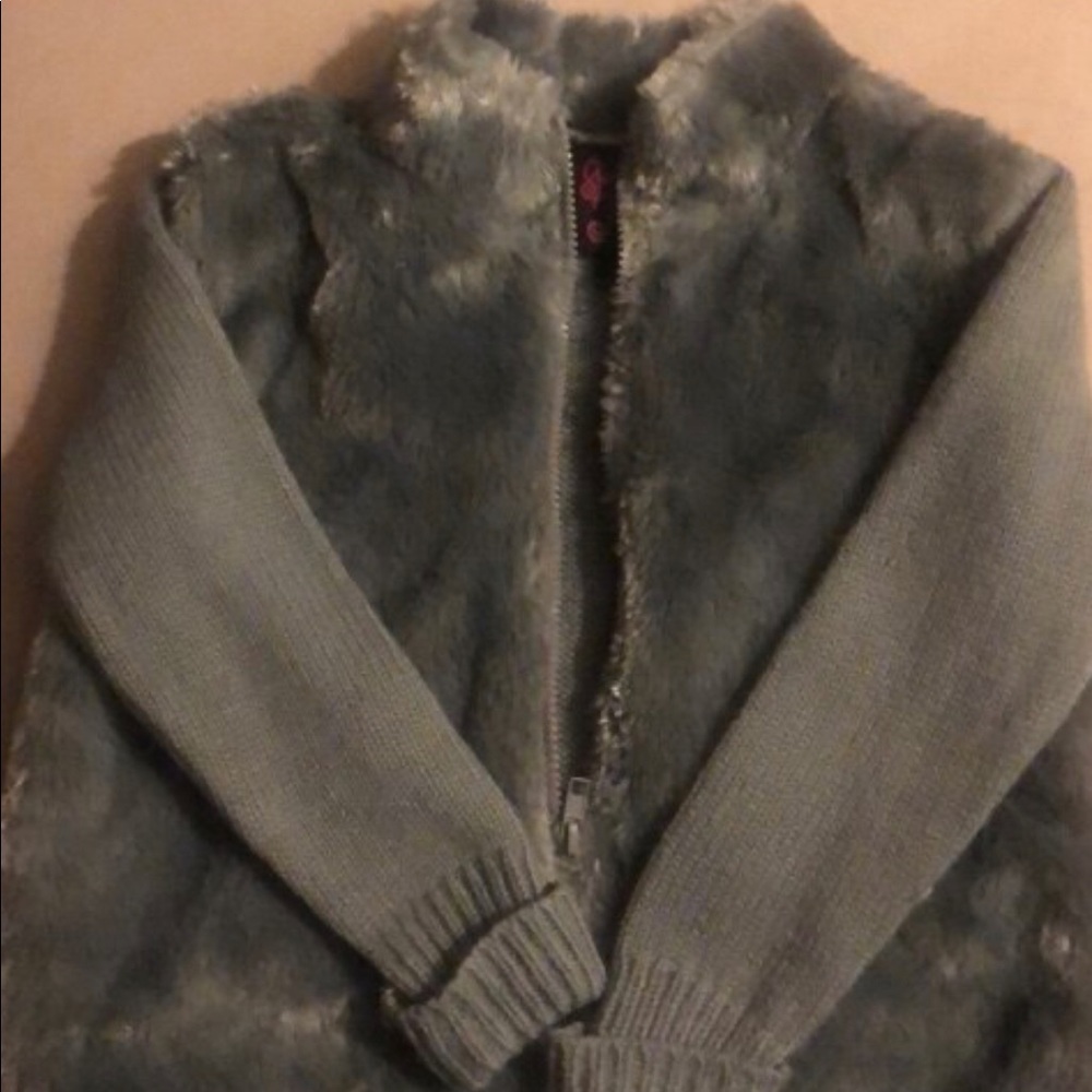 Front zip sweater/jacket